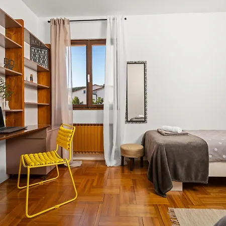 Blue Horizon A Seaside Escape In Apartment *