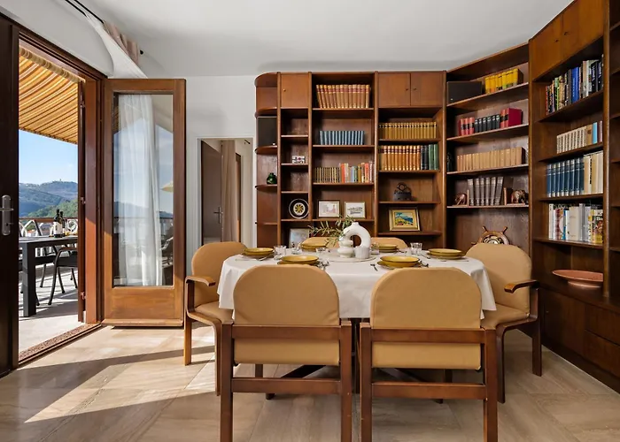 Blue Horizon A Seaside Escape In